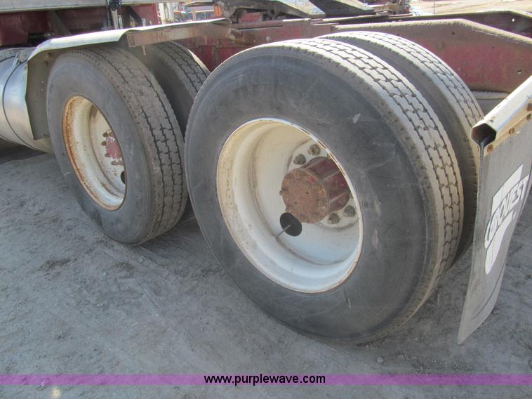 image for item I7228 1983 Peterbilt 359 semi truck