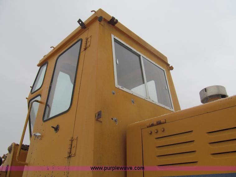 image for item I7229 Kobelco LK700A wheel loader