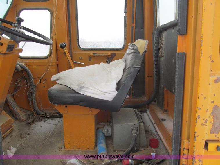 image for item I7229 Kobelco LK700A wheel loader