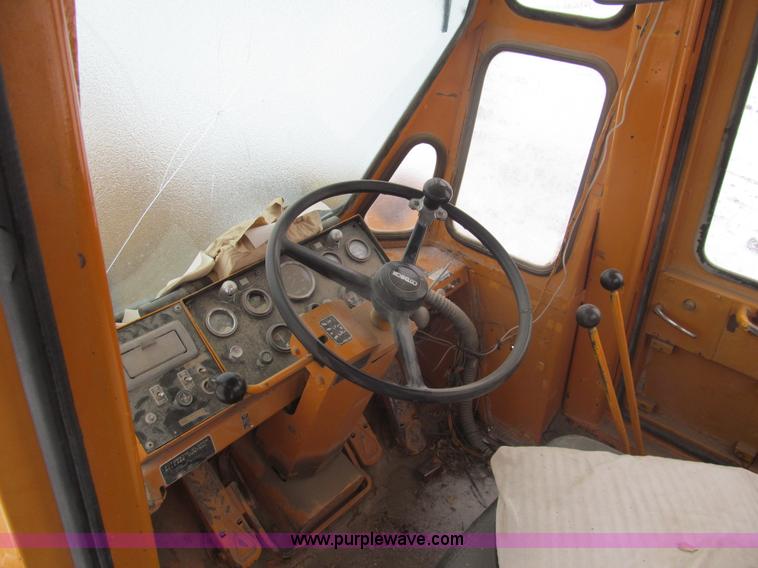 image for item I7229 Kobelco LK700A wheel loader