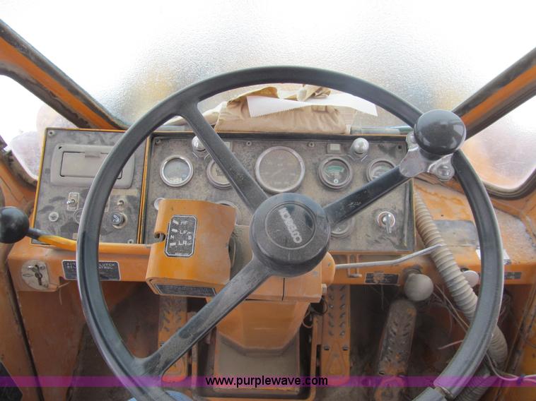 image for item I7229 Kobelco LK700A wheel loader