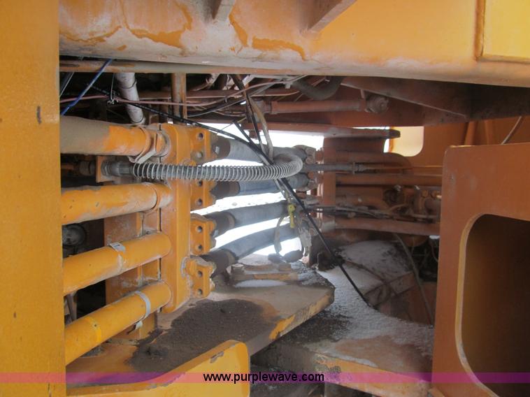 image for item I7229 Kobelco LK700A wheel loader