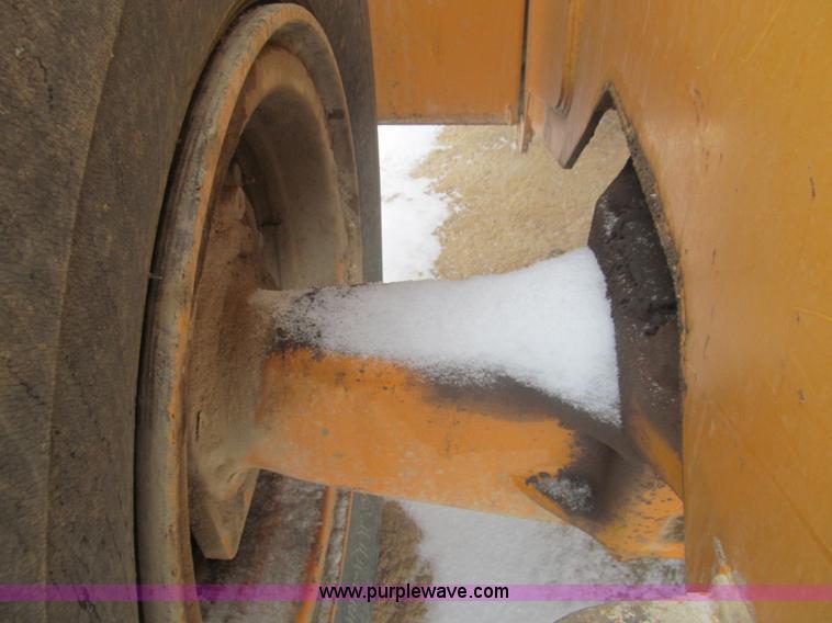 image for item I7229 Kobelco LK700A wheel loader