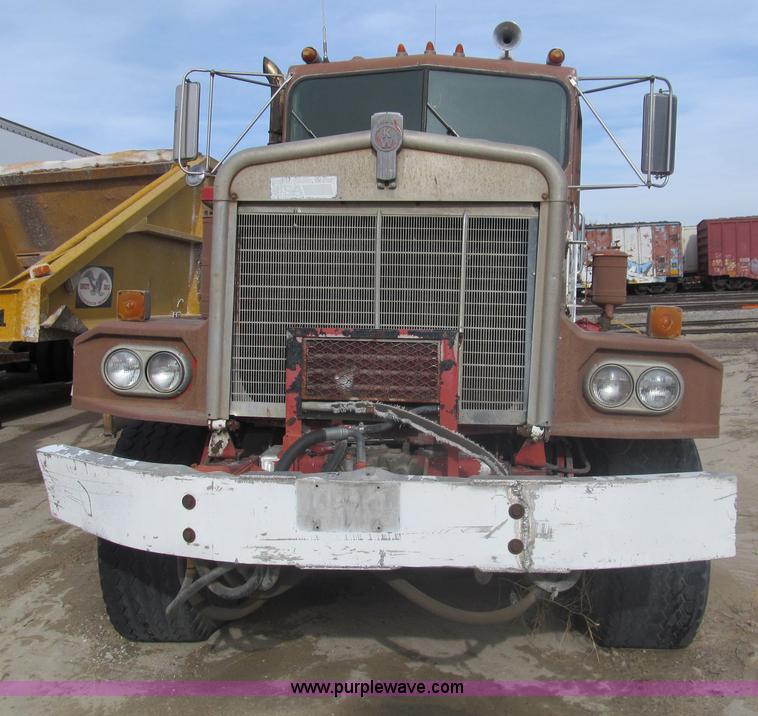 image for item I7231 1979 Kenworth C900 mixer truck