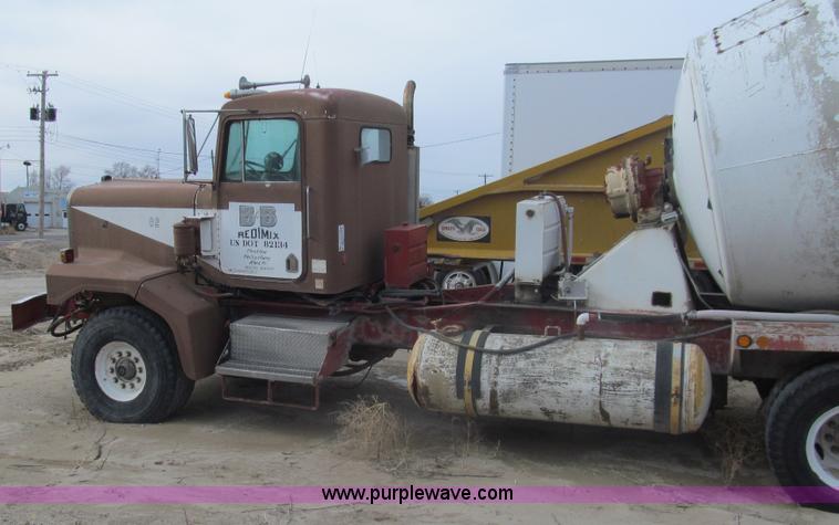 image for item I7231 1979 Kenworth C900 mixer truck