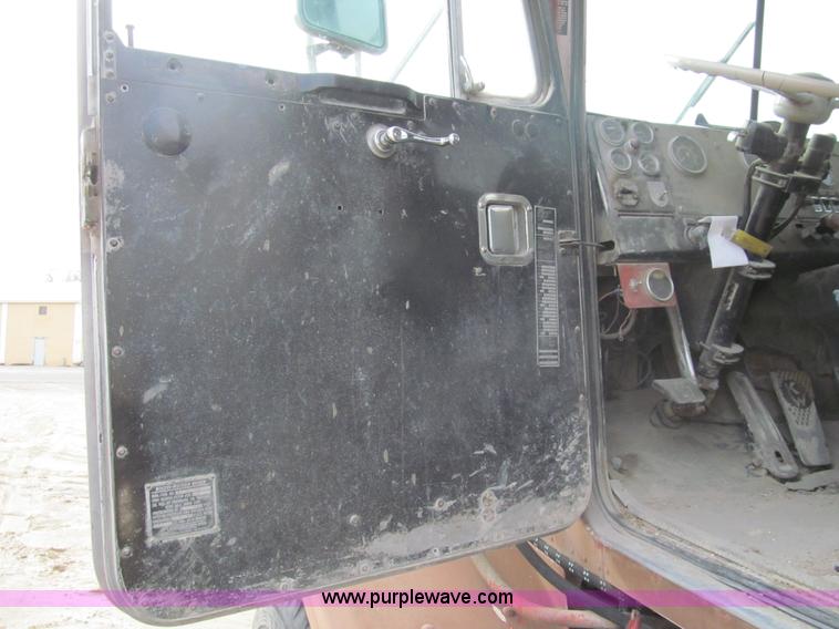 image for item I7231 1979 Kenworth C900 mixer truck