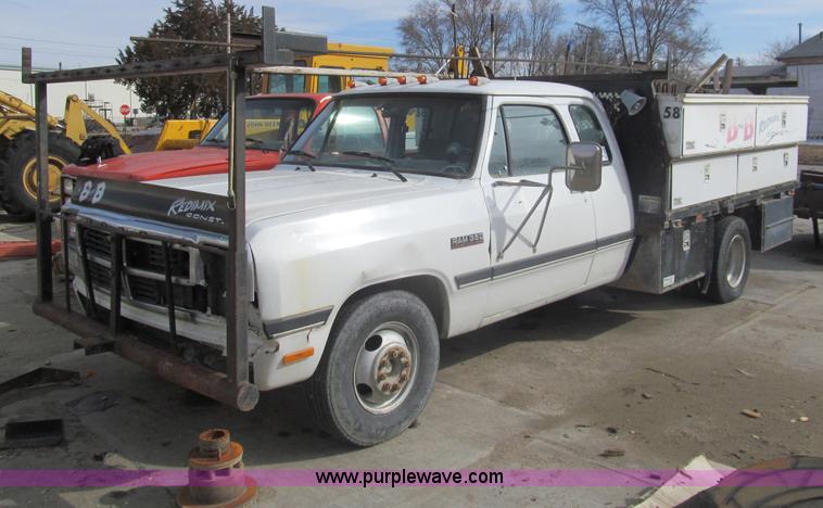 image for item I7232 1992 Dodge Ram 350 Club Cab utility truck