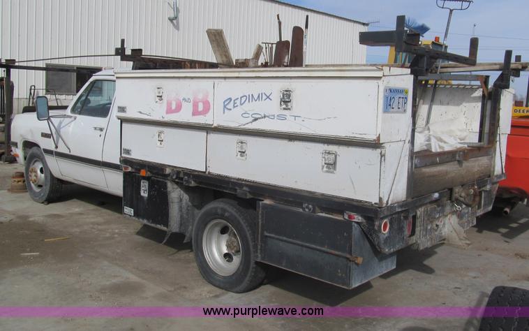 image for item I7232 1992 Dodge Ram 350 Club Cab utility truck