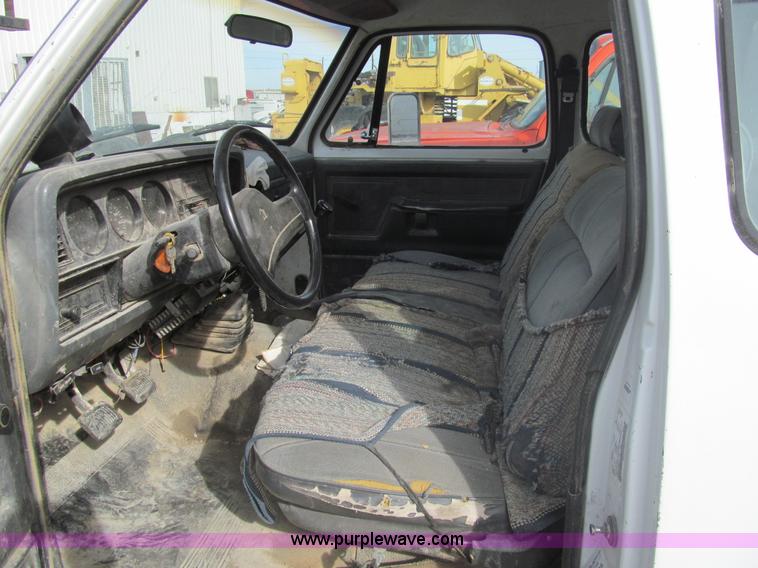 image for item I7232 1992 Dodge Ram 350 Club Cab utility truck