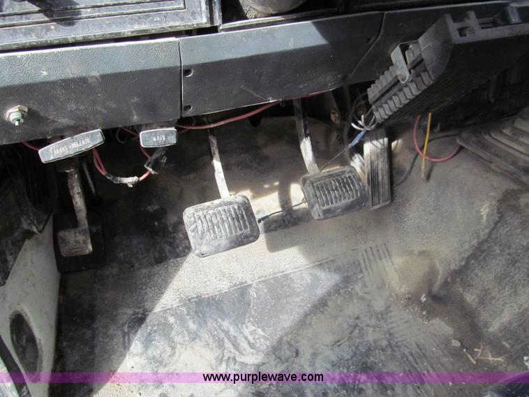 image for item I7232 1992 Dodge Ram 350 Club Cab utility truck