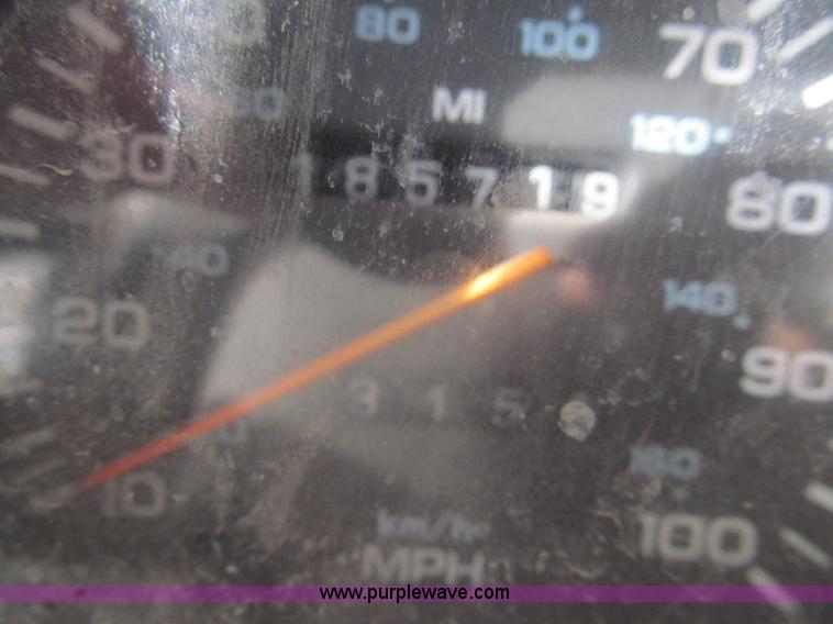 image for item I7232 1992 Dodge Ram 350 Club Cab utility truck