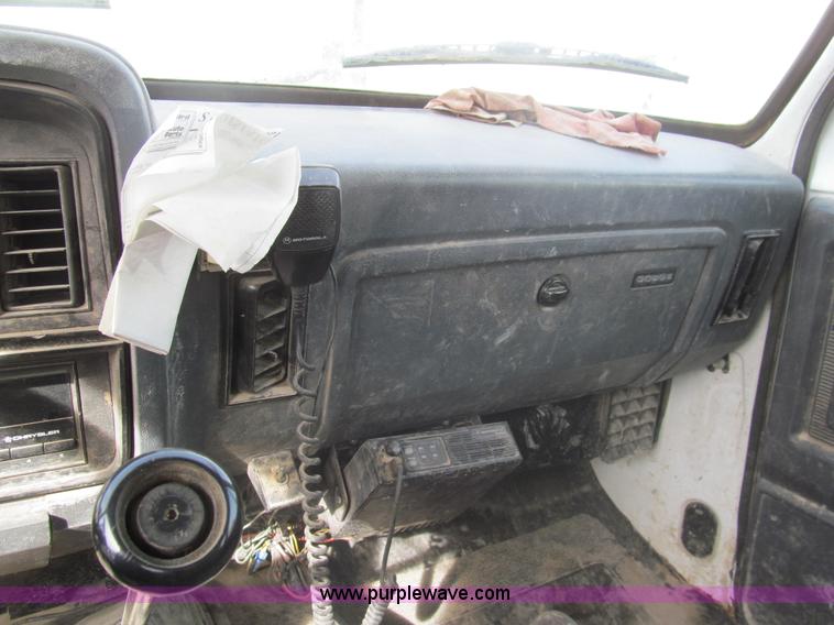 image for item I7232 1992 Dodge Ram 350 Club Cab utility truck