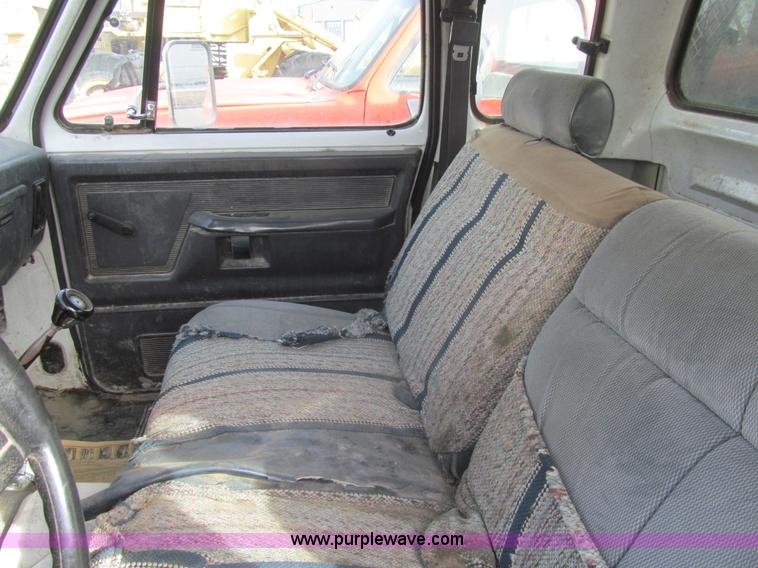 image for item I7232 1992 Dodge Ram 350 Club Cab utility truck