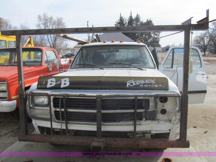 image for item I7232 1992 Dodge Ram 350 Club Cab utility truck