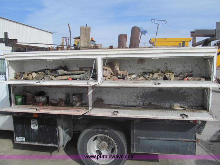 image for item I7232 1992 Dodge Ram 350 Club Cab utility truck