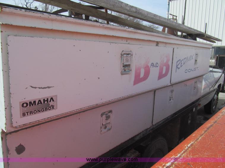 image for item I7232 1992 Dodge Ram 350 Club Cab utility truck