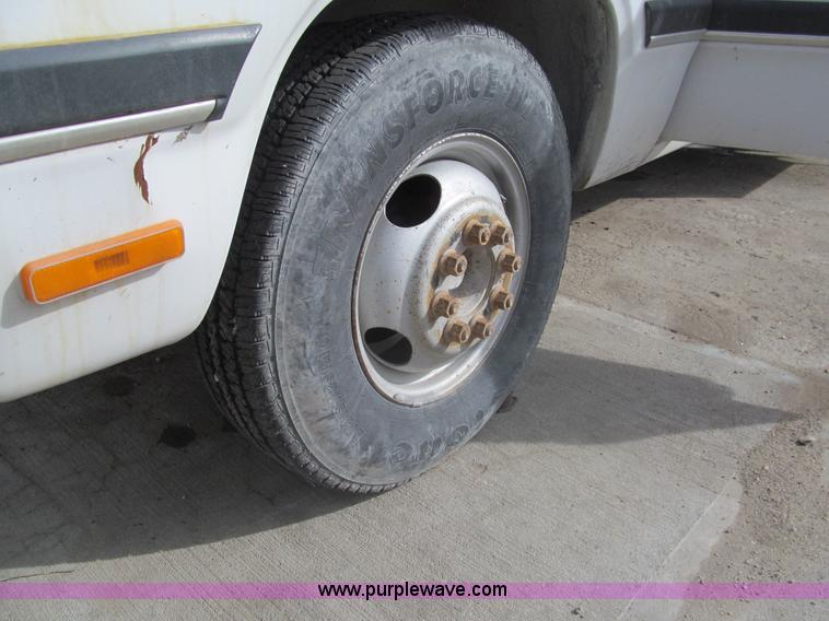 image for item I7232 1992 Dodge Ram 350 Club Cab utility truck