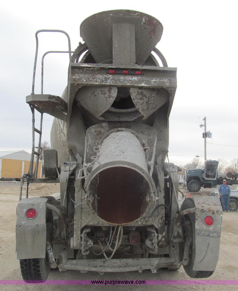 image for item I7238 1985 Mack RS688LS mixer truck