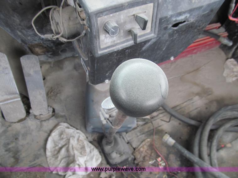 image for item I7238 1985 Mack RS688LS mixer truck