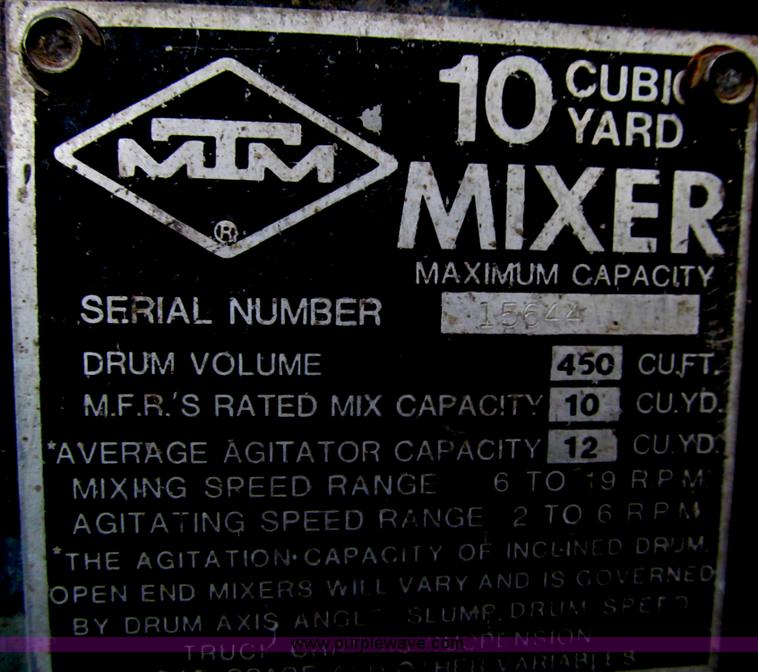 image for item I7238 1985 Mack RS688LS mixer truck