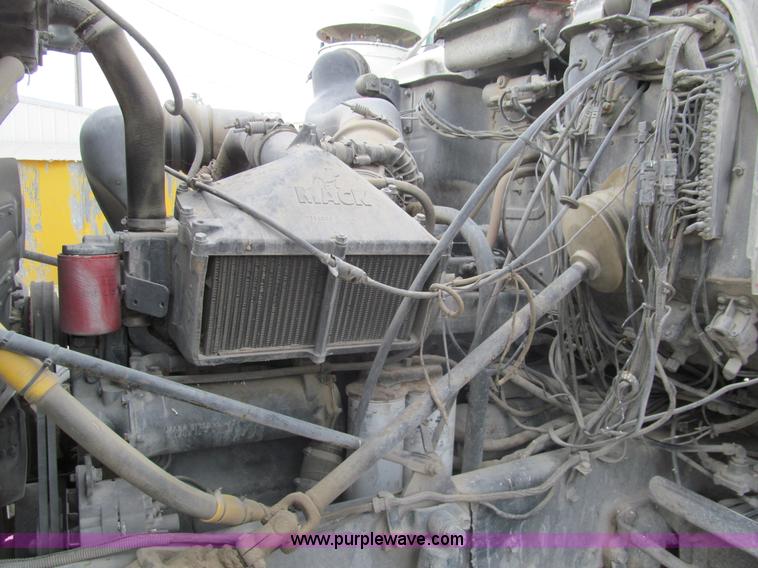 image for item I7238 1985 Mack RS688LS mixer truck