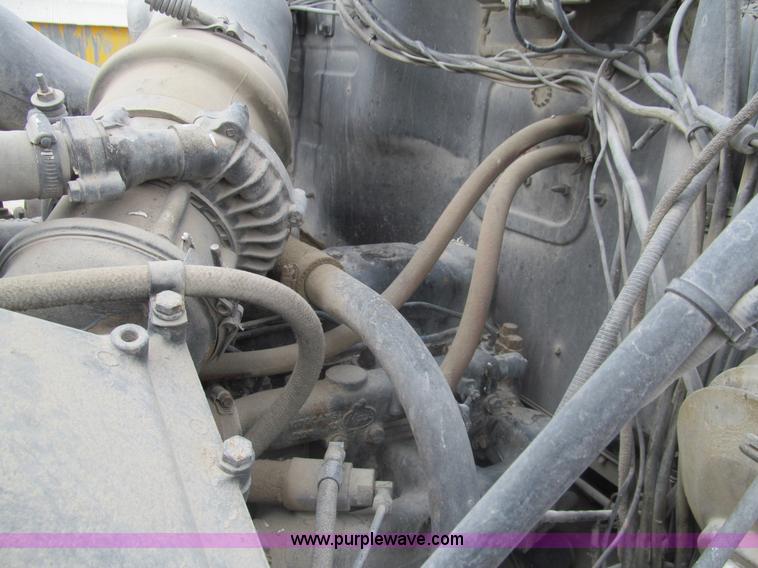 image for item I7238 1985 Mack RS688LS mixer truck