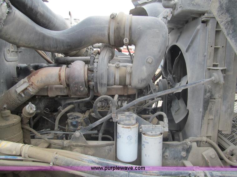 image for item I7238 1985 Mack RS688LS mixer truck