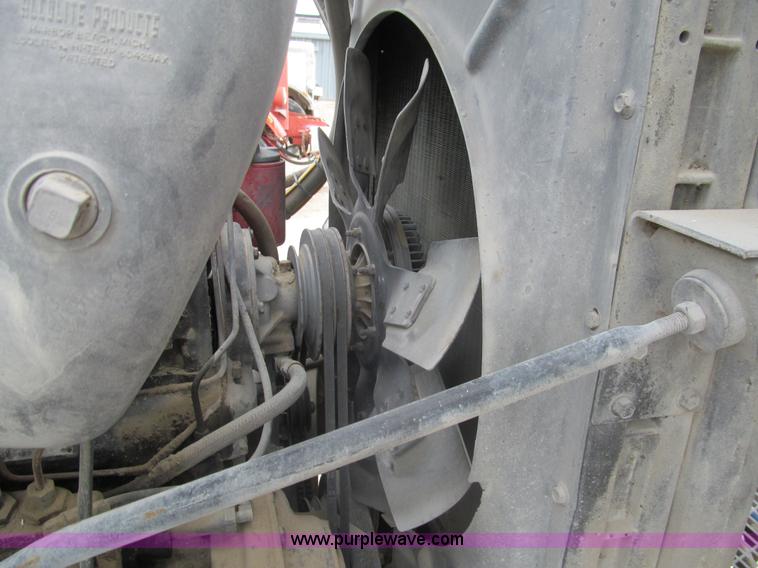 image for item I7238 1985 Mack RS688LS mixer truck