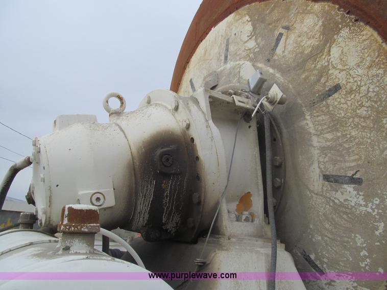 image for item I7238 1985 Mack RS688LS mixer truck