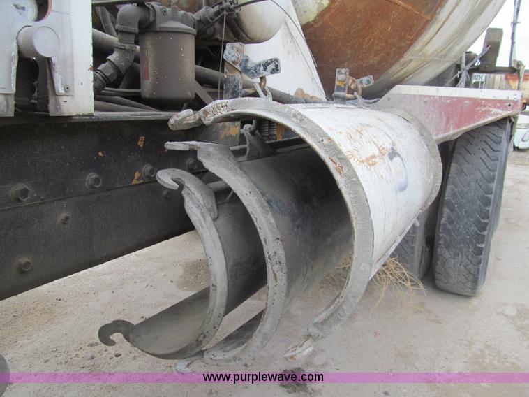 image for item I7238 1985 Mack RS688LS mixer truck