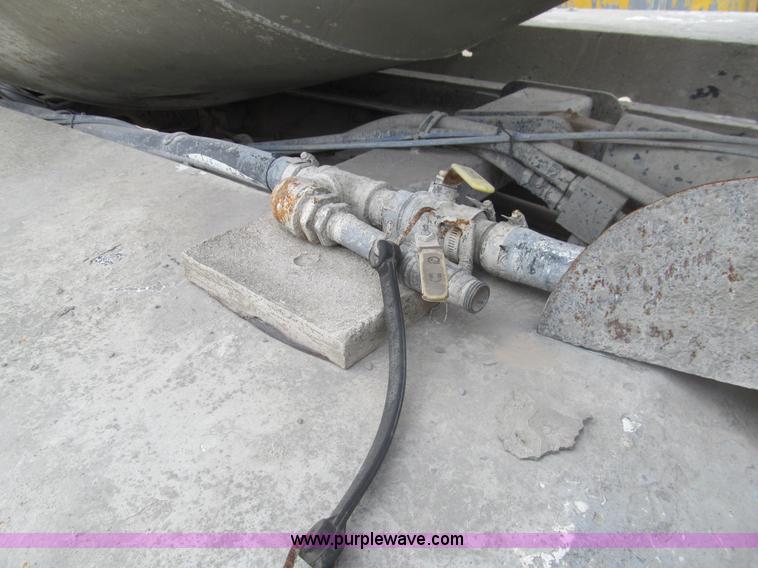 image for item I7238 1985 Mack RS688LS mixer truck