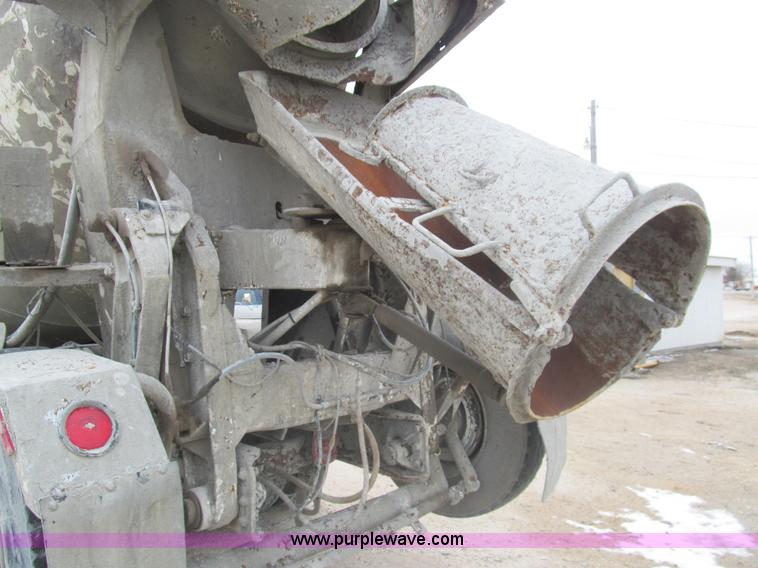 image for item I7238 1985 Mack RS688LS mixer truck