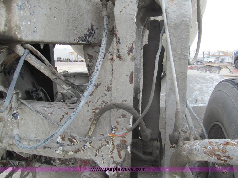 image for item I7238 1985 Mack RS688LS mixer truck