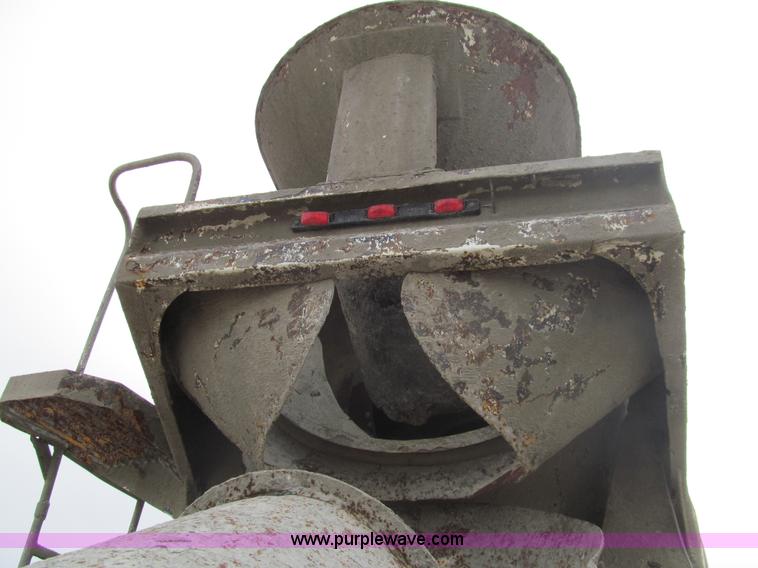 image for item I7238 1985 Mack RS688LS mixer truck