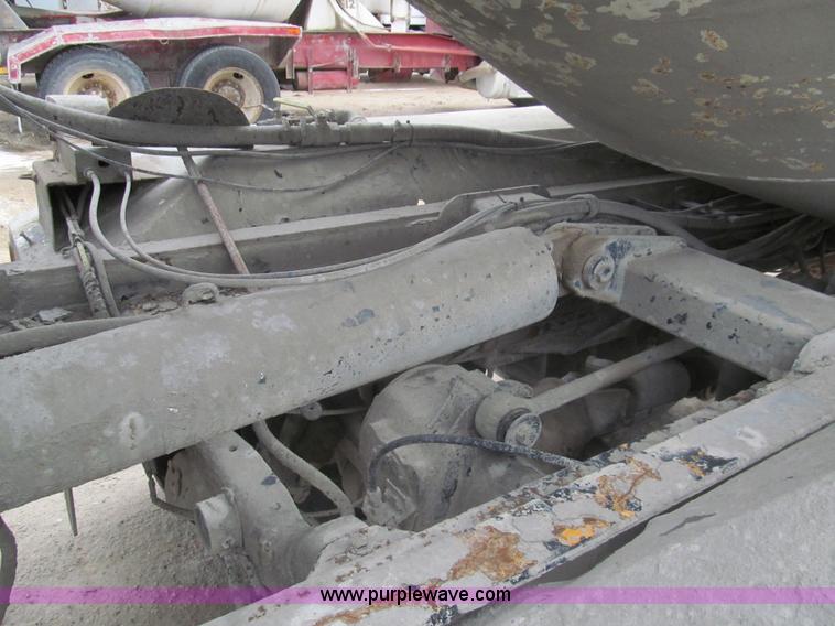 image for item I7238 1985 Mack RS688LS mixer truck