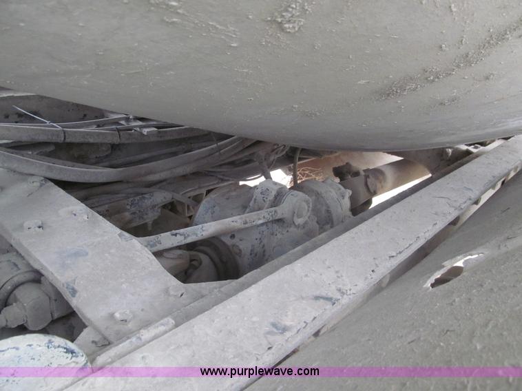 image for item I7238 1985 Mack RS688LS mixer truck