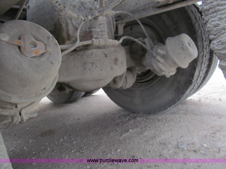 image for item I7238 1985 Mack RS688LS mixer truck