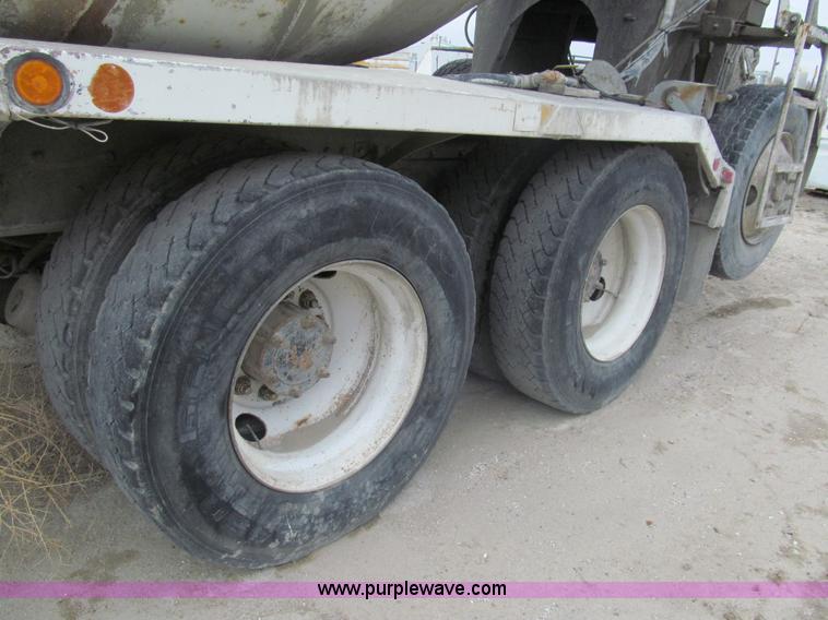 image for item I7238 1985 Mack RS688LS mixer truck