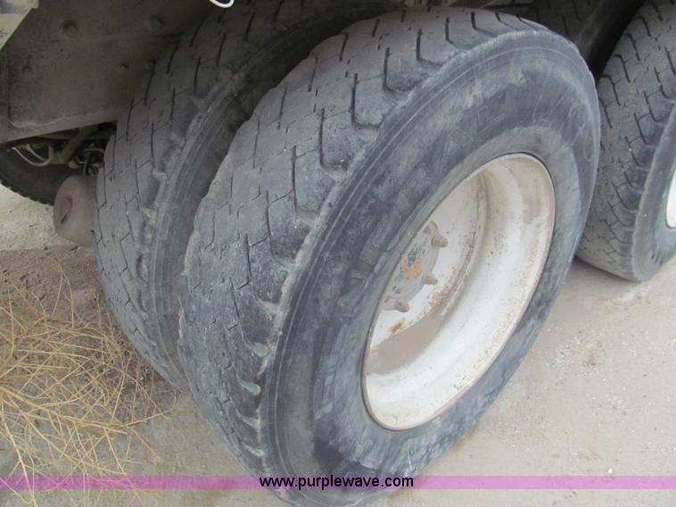 image for item I7238 1985 Mack RS688LS mixer truck