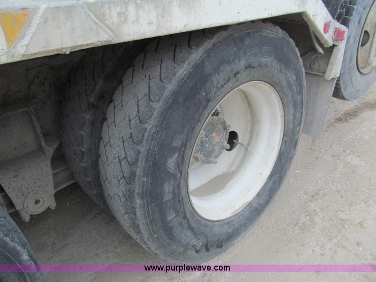 image for item I7238 1985 Mack RS688LS mixer truck