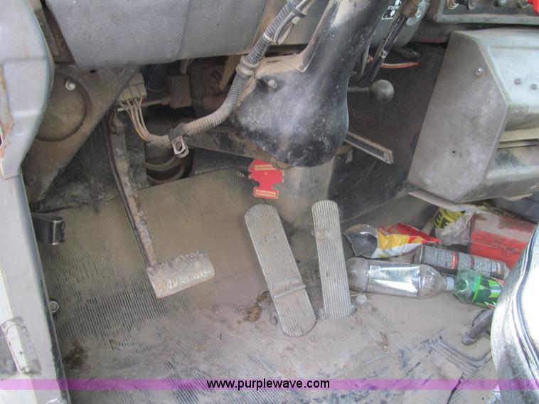 image for item I7240 1991 Mack RD688S triple axle dump truck