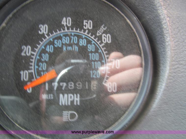 image for item I7240 1991 Mack RD688S triple axle dump truck