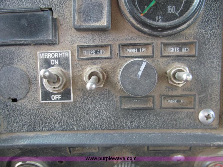 image for item I7240 1991 Mack RD688S triple axle dump truck