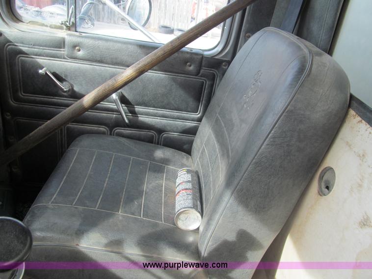 image for item I7240 1991 Mack RD688S triple axle dump truck