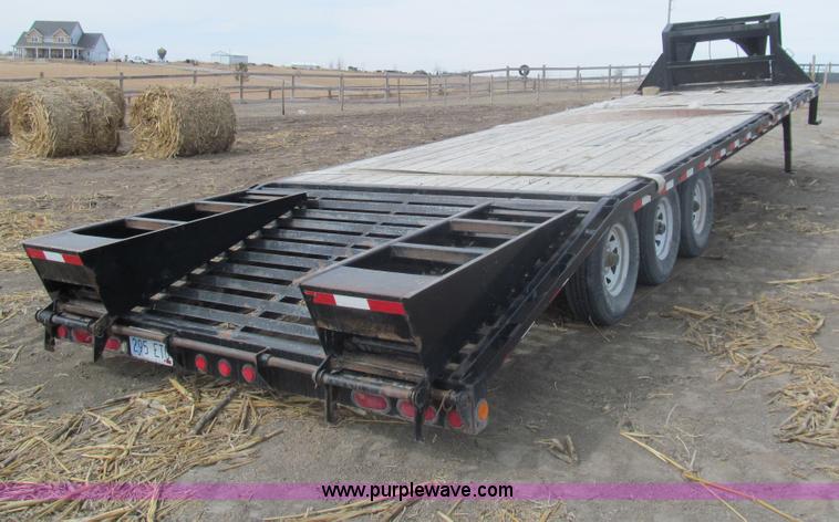 image for item I7241 2005 PJ triple axle gooseneck trailer