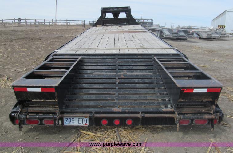 image for item I7241 2005 PJ triple axle gooseneck trailer