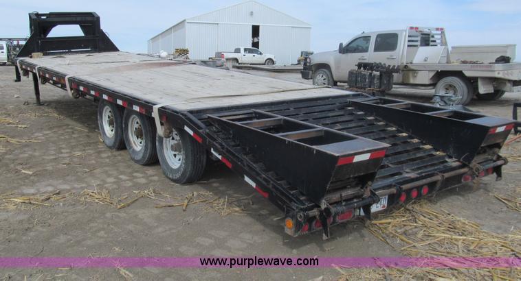 image for item I7241 2005 PJ triple axle gooseneck trailer
