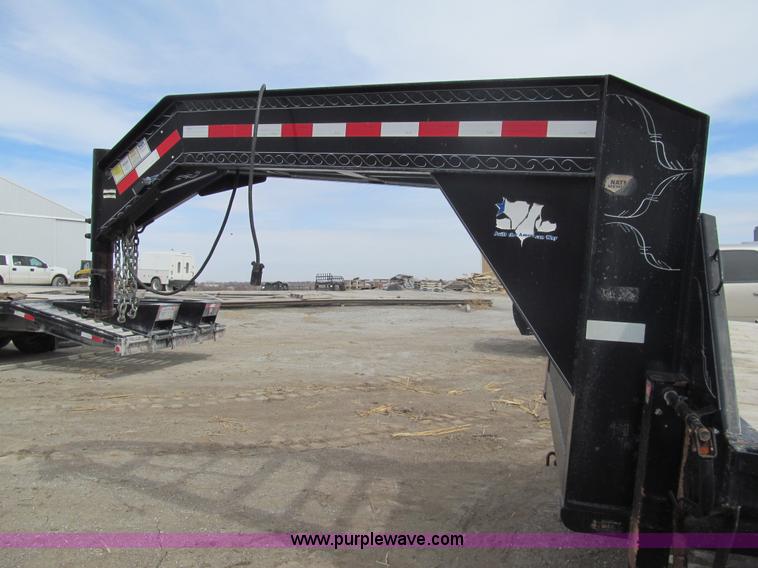 image for item I7241 2005 PJ triple axle gooseneck trailer