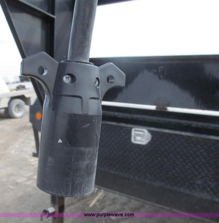 image for item I7241 2005 PJ triple axle gooseneck trailer