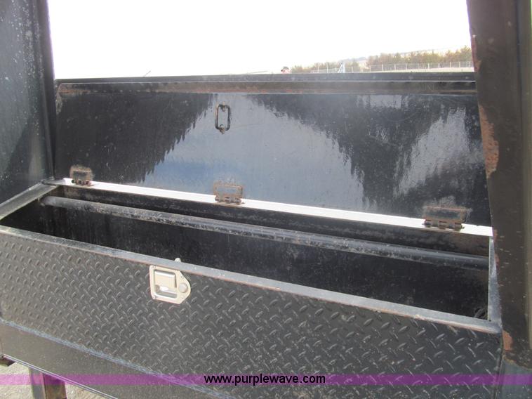 image for item I7241 2005 PJ triple axle gooseneck trailer